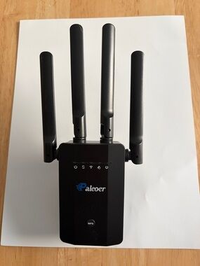 Black Wi‑Fi Range Extender with Four External Antennas